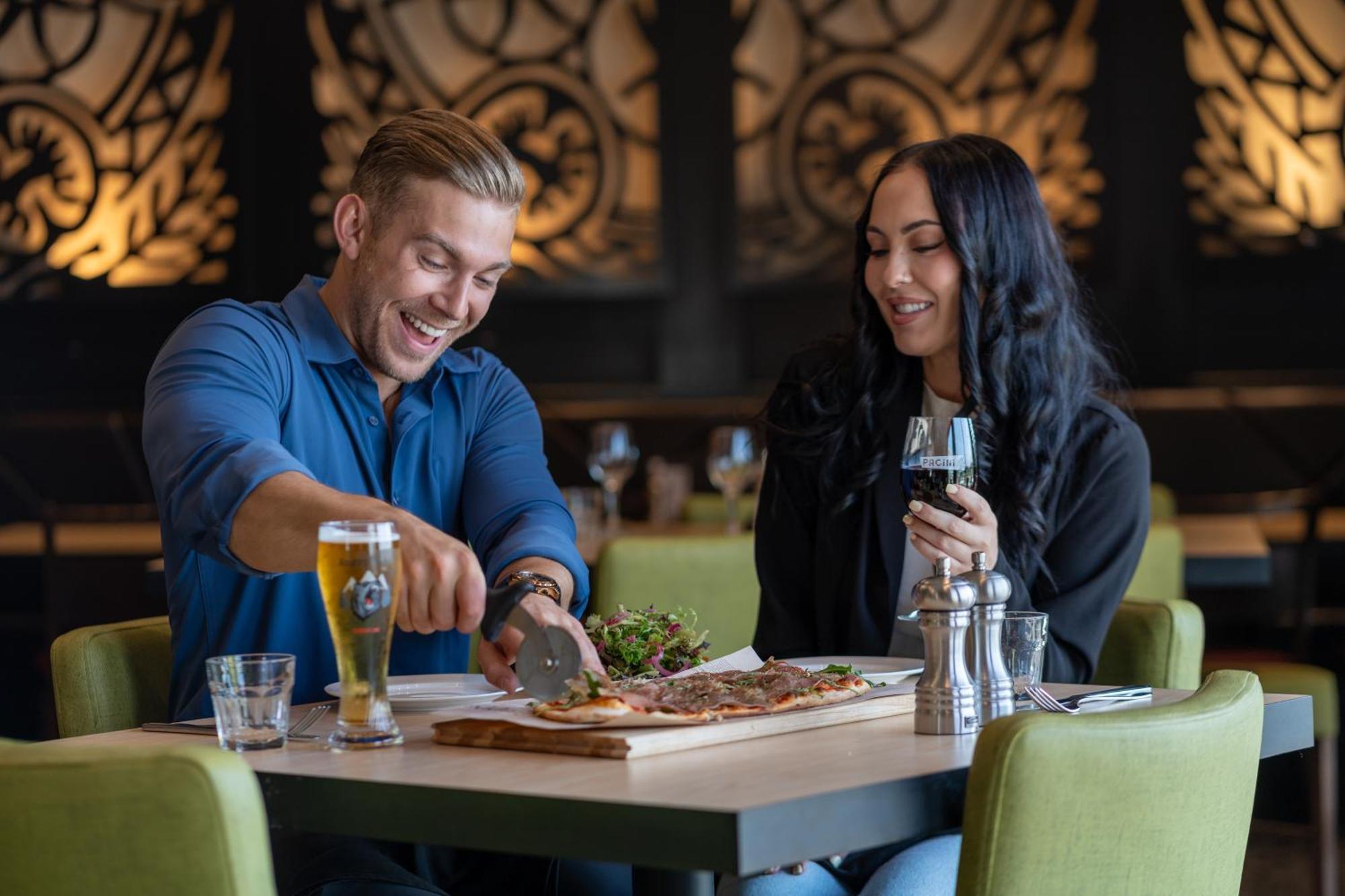 Acclaim Hotel By Clique YYC Eksteriør billede