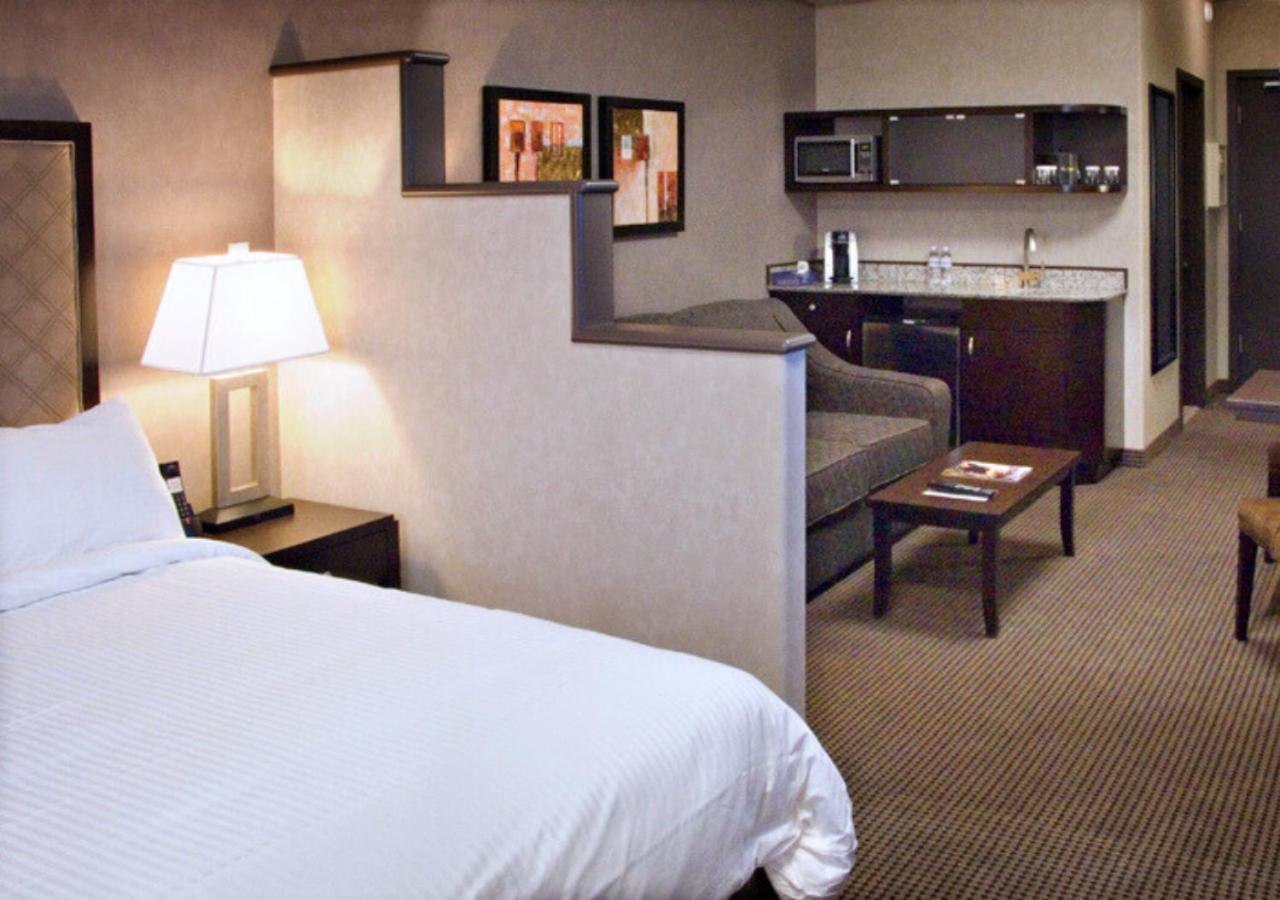 Acclaim Hotel By Clique YYC Eksteriør billede