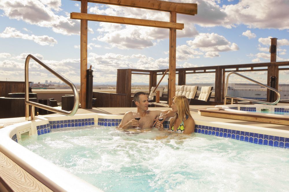 Acclaim Hotel By Clique YYC Eksteriør billede