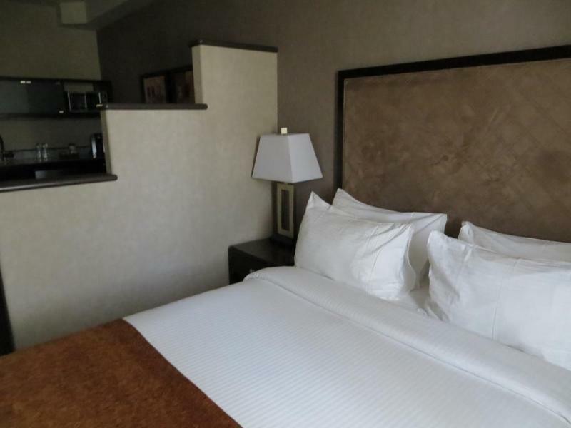 Acclaim Hotel By Clique YYC Eksteriør billede